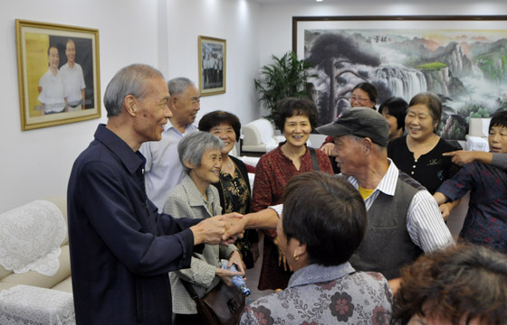 上上电缆召开50周年老职工座谈会